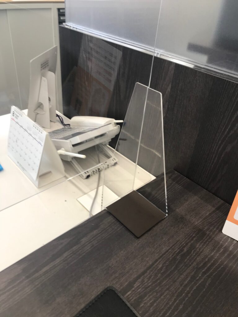 福岡銀行 様 アクリル衝立写真6