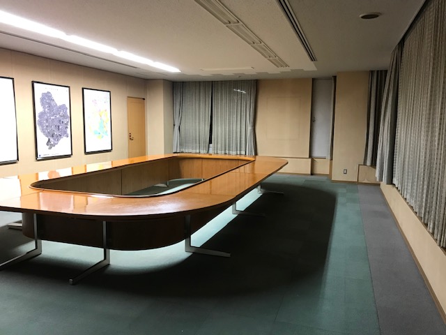 春日市庁舎 庁議室